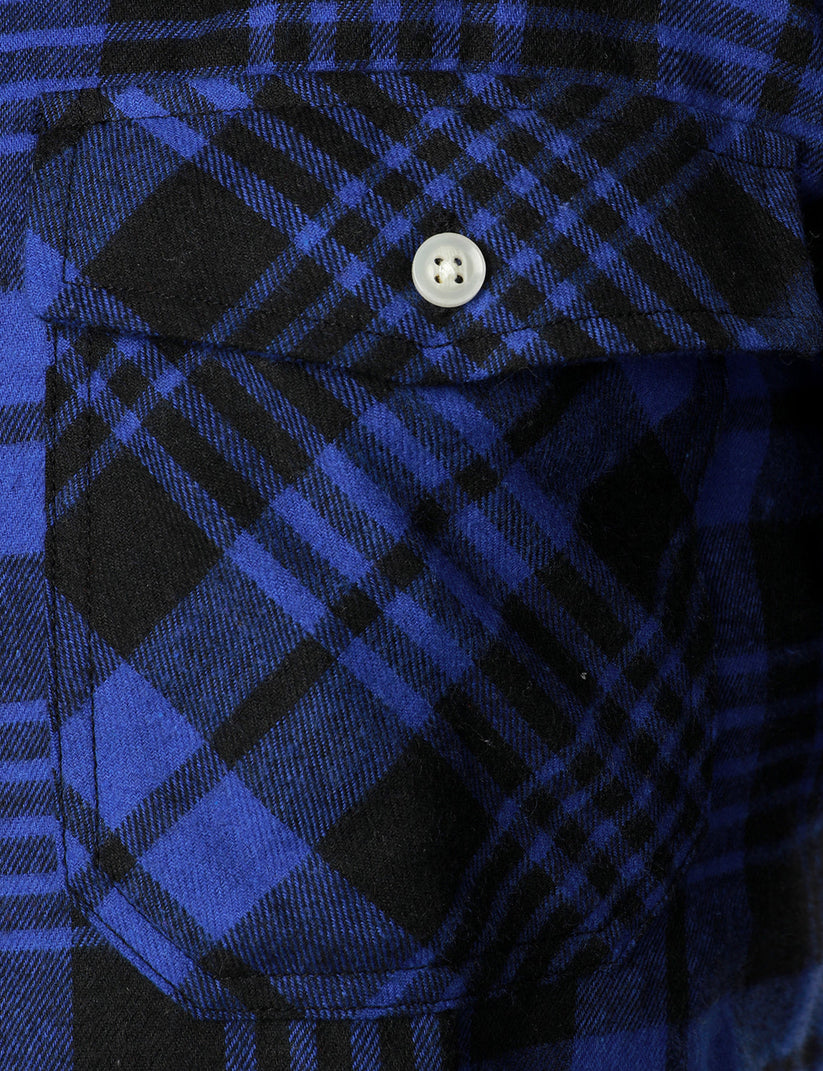 Camisa elegante aos quadrados