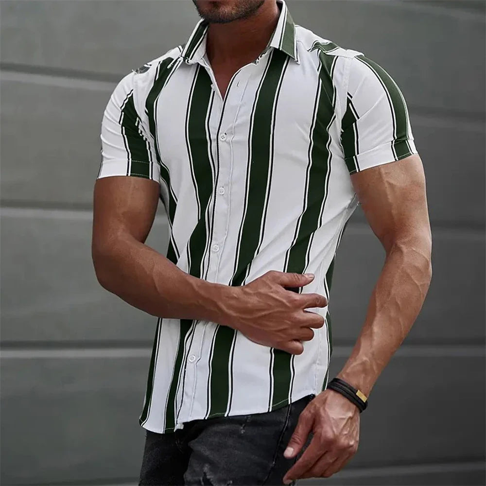 Camisa de verão às riscas de manga curta