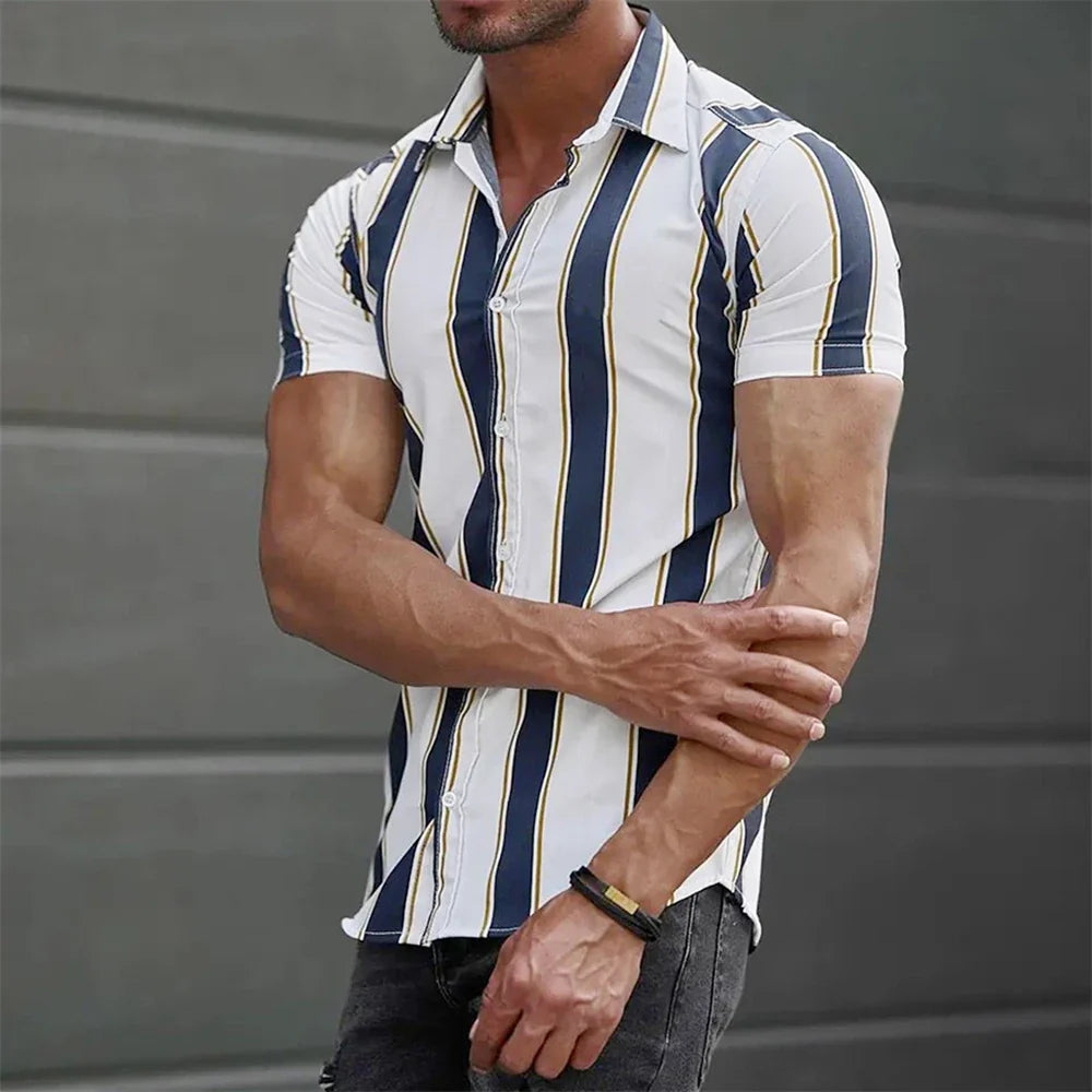 Camisa de verão às riscas de manga curta