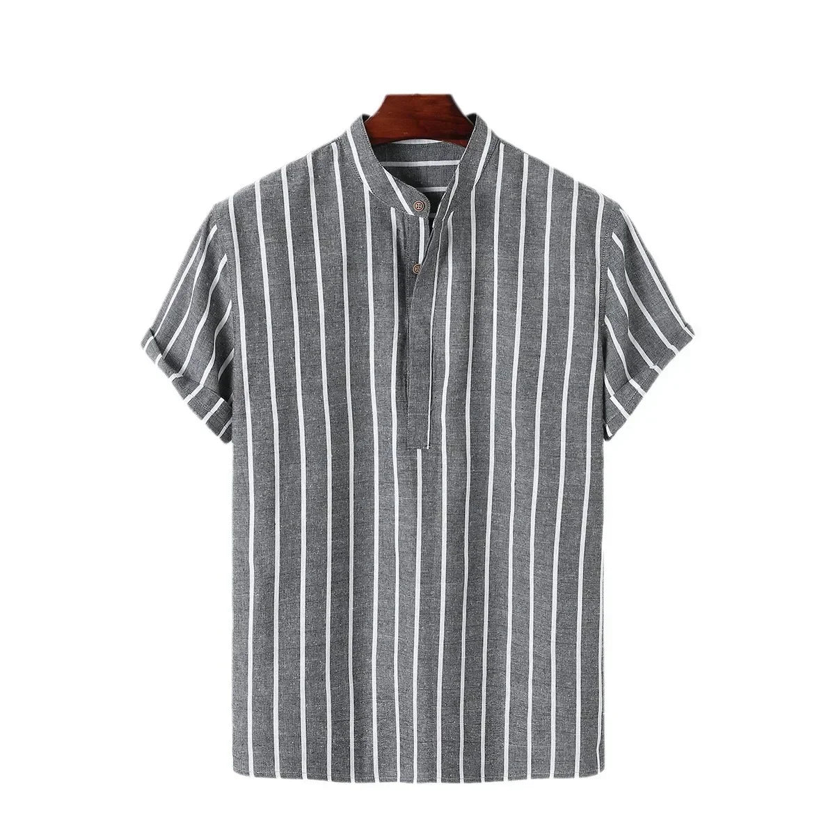 Camisa elegante de manga curta às riscas
