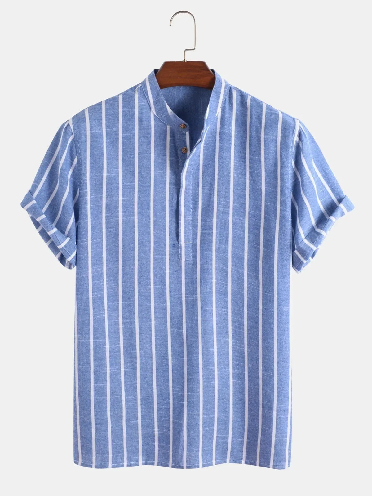 Camisa elegante de manga curta às riscas