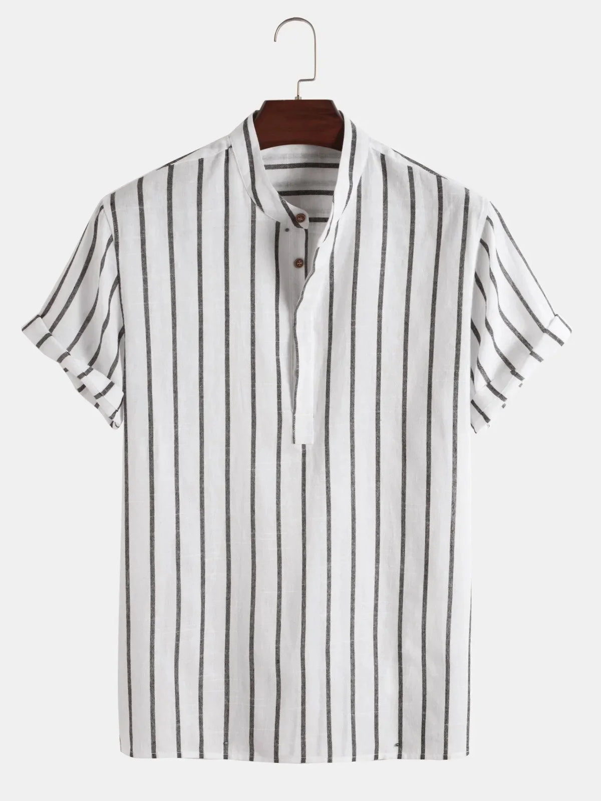 Camisa elegante de manga curta às riscas