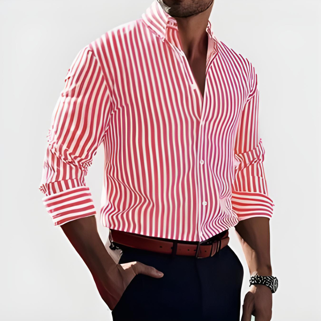 Camisa elegante às riscas