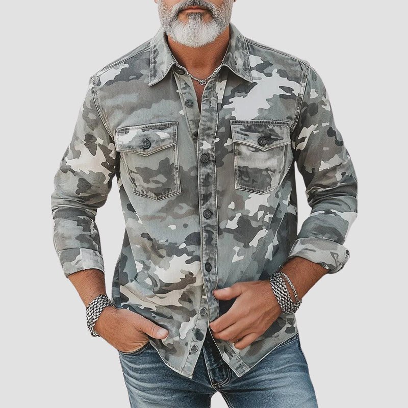Camisa masculina elegante com padrão de camuflagem